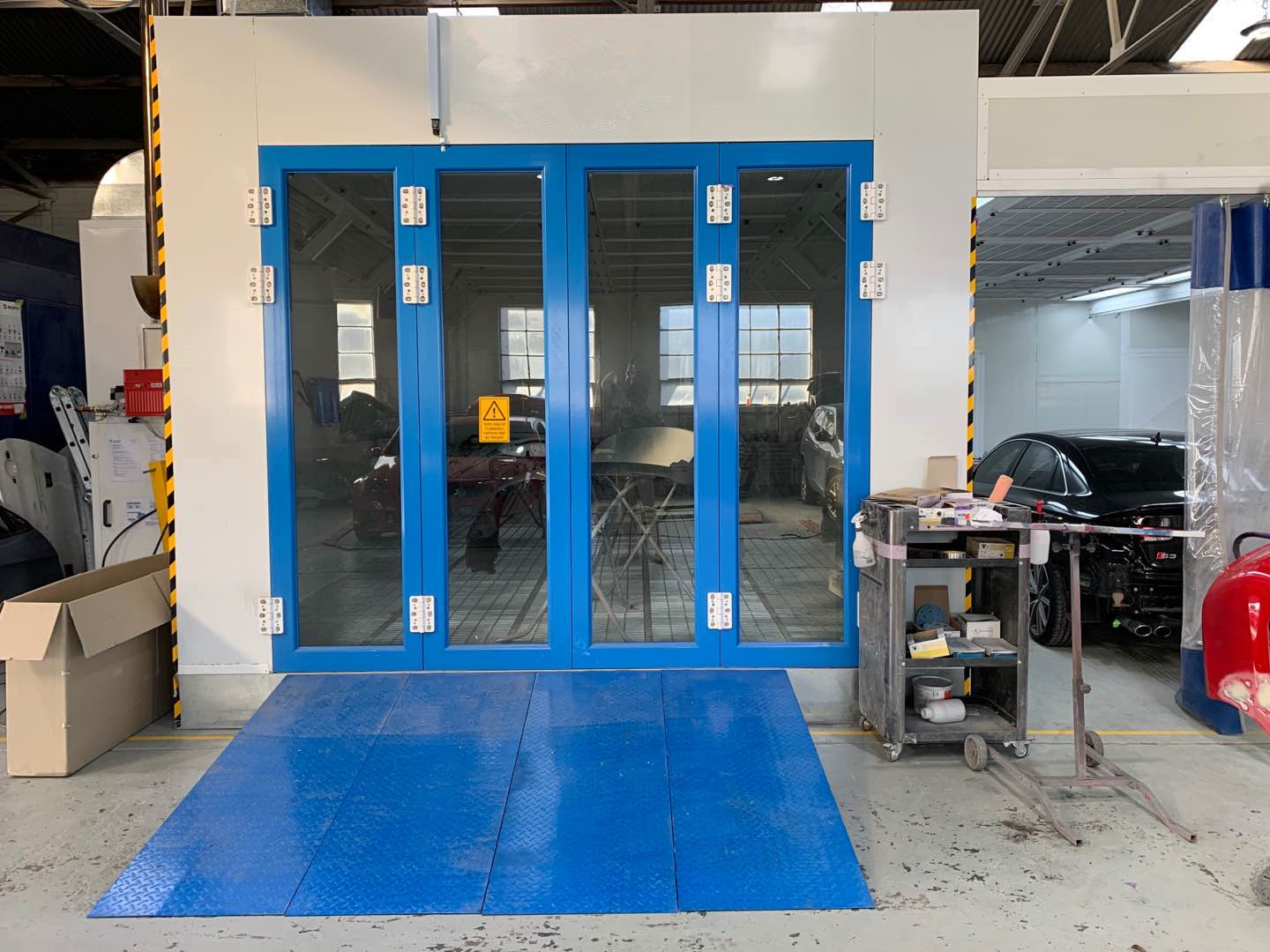 Several factors to measure the purchase of paint room: